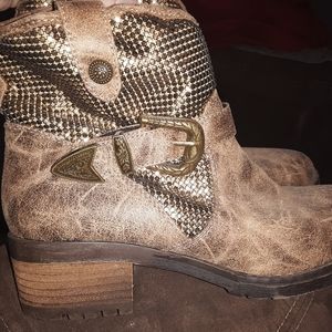 Brown Boots with bling